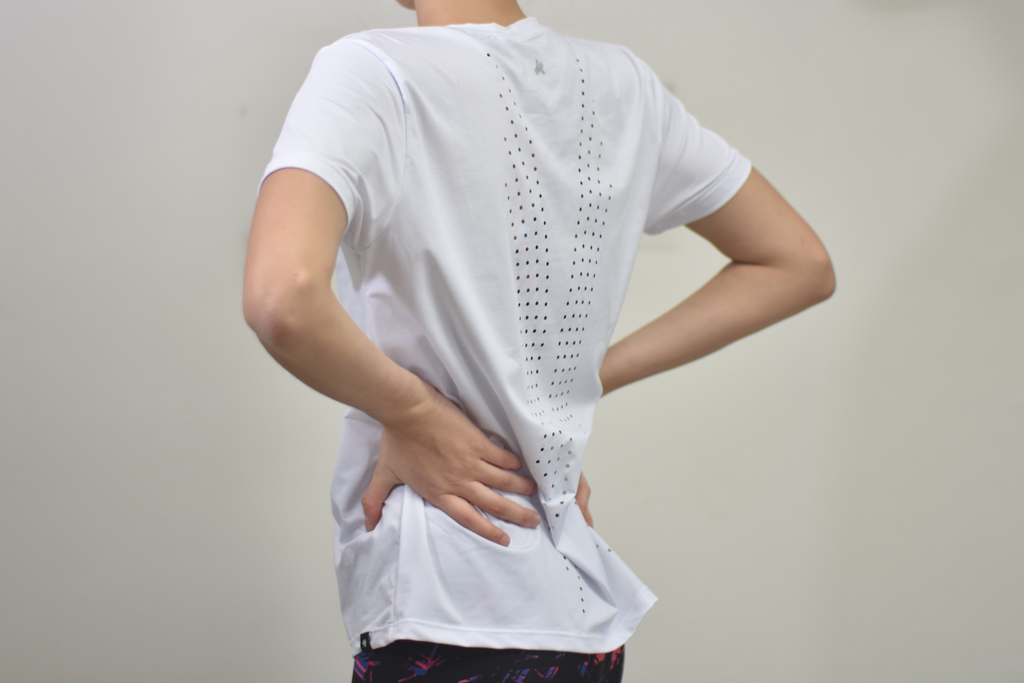 Camiseta con Perforaciones